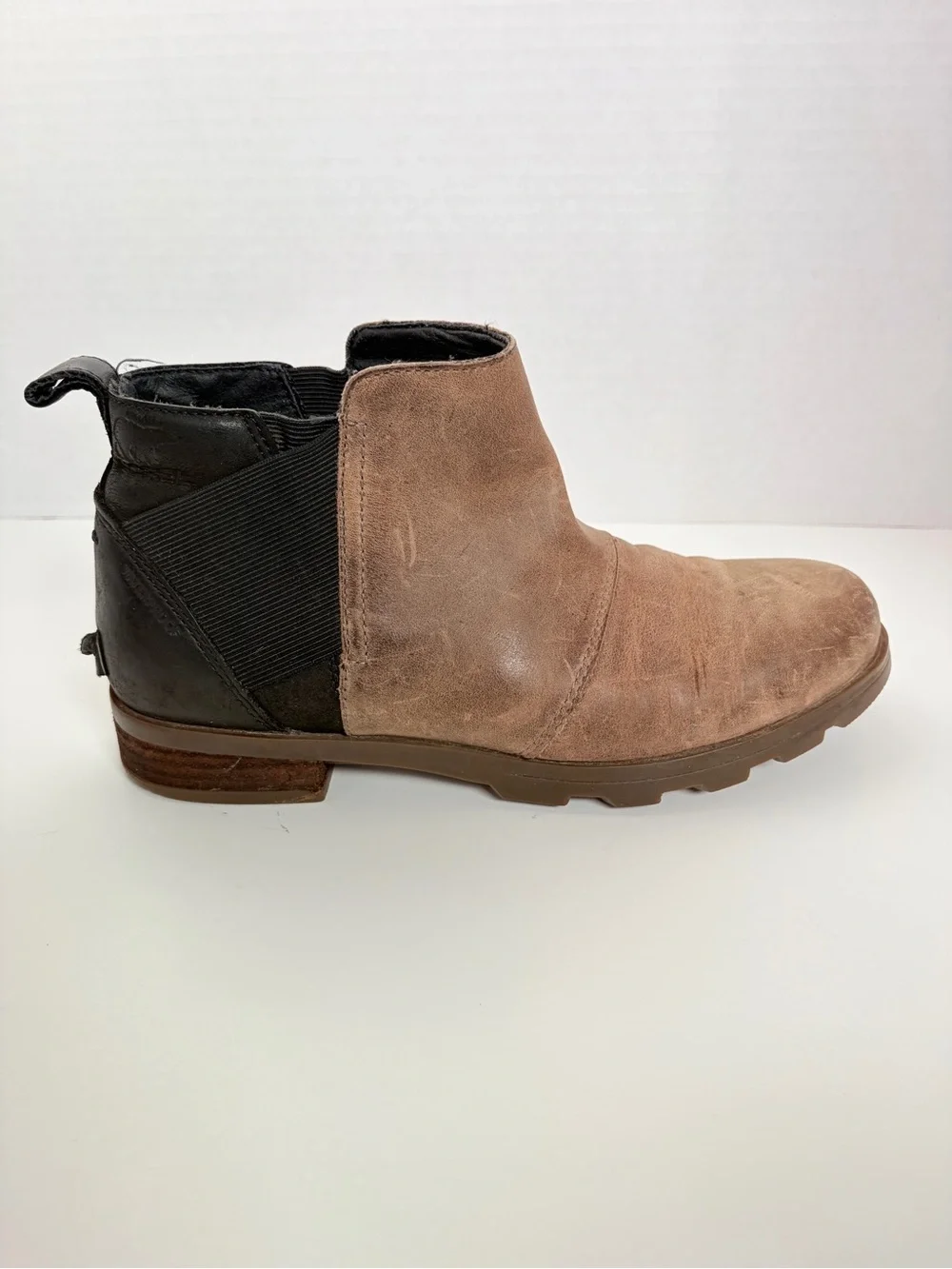 Sorel Emelie Chelsea Boots Waterproof Pull On Leather Suede Tan Black Size 8.5